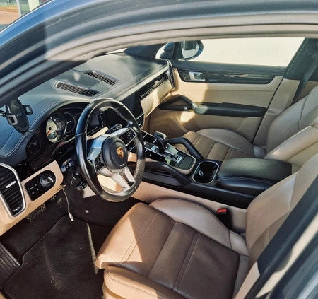 Porsche Cayenne cena 220000 przebieg: 85000, rok produkcji 2018 z Czerwieńsk małe 211
